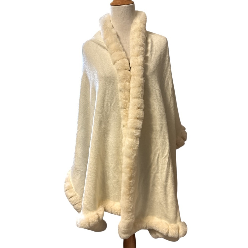 La Fiorentina Cream Faux Fur Accent Cape, one size, new